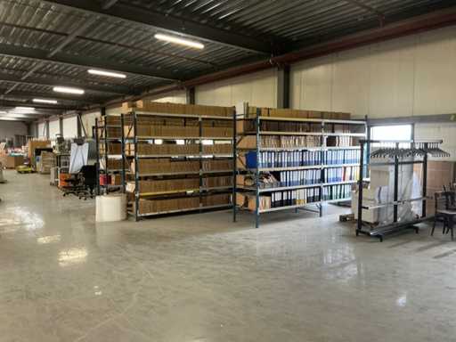 Étagères, inventaire de bureau et divers