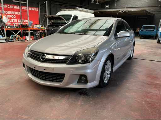 2008 Opel Astra 1.6i GTC Coupe Car
