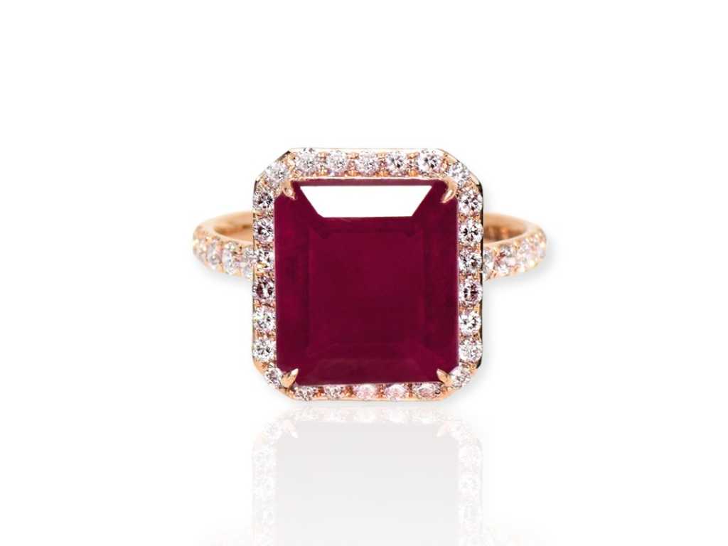 Bague Design de Luxe Rubis Rouge Violacé Naturel avec Diamants Roses, 7,62 carats