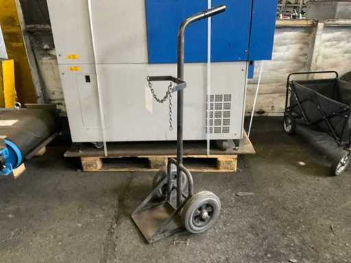 Gas cylinder hand truck