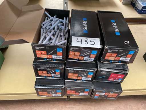 9 Kisten mit Schlagstopfen