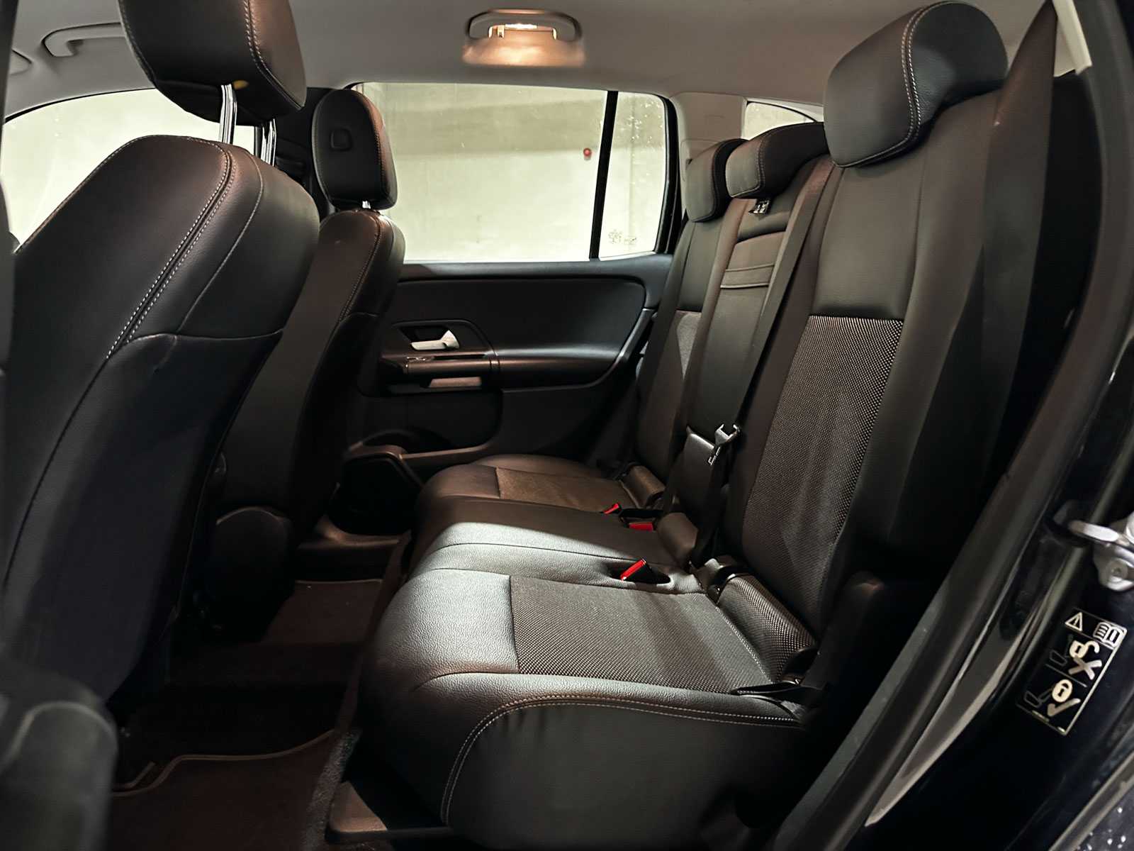 Mercedes-Benz GLB180 Business Solution 136pk 2021 (Origineel-NL + 1e Eigenaar) GLB-Klasse, L-079-FR