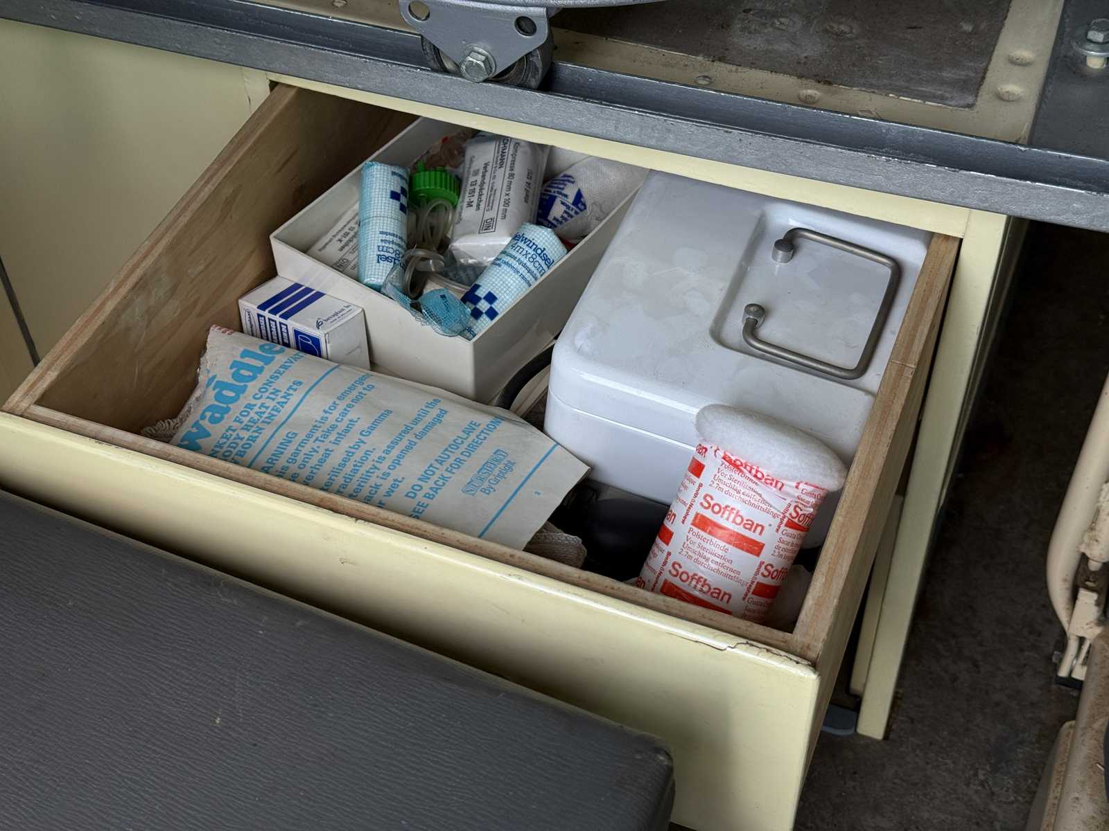 Volkswagen T1 Ambulance Transporter 1500-27 1965, BE-02-41
