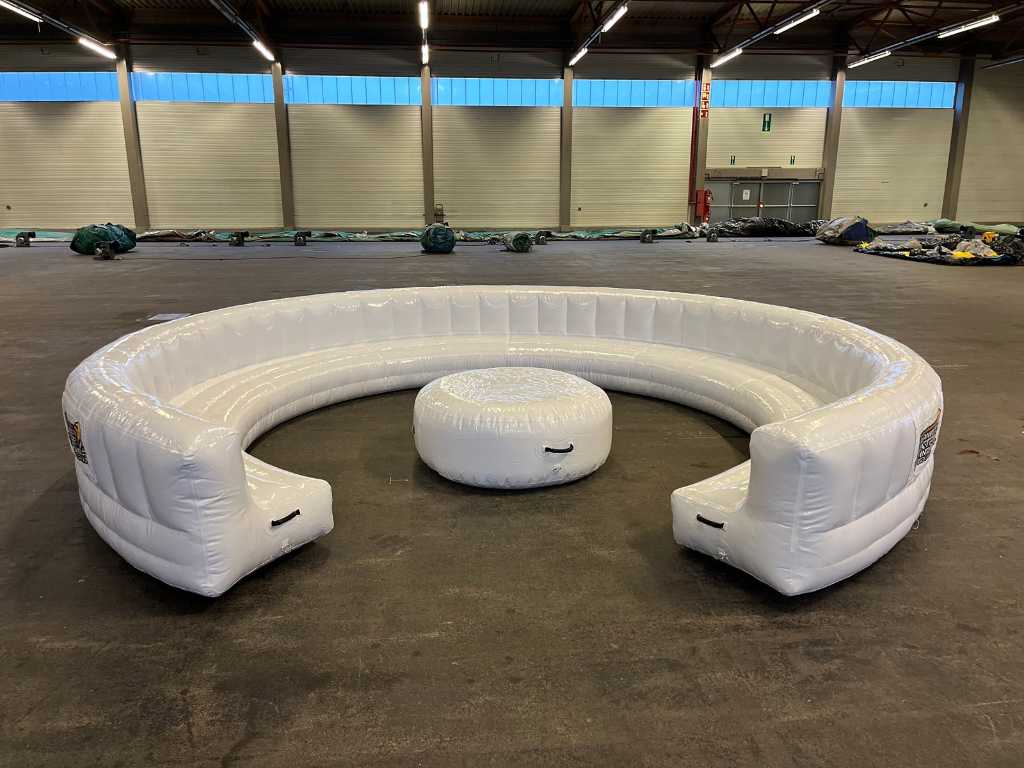White lounge (sealed)