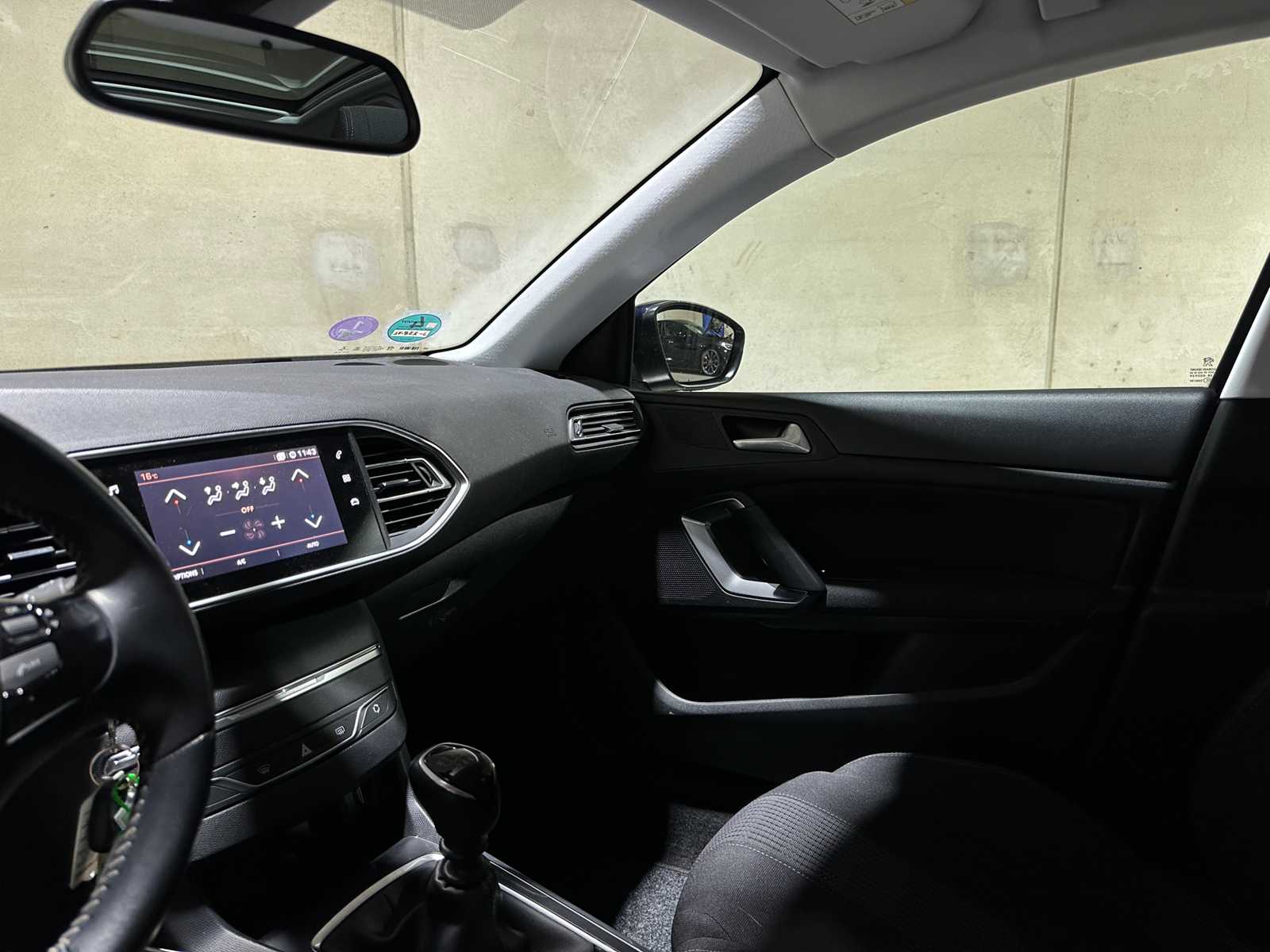 Peugeot 308 SW 1.2 PureTech Blue Lease Premium 131hp 2020, J-238-FL