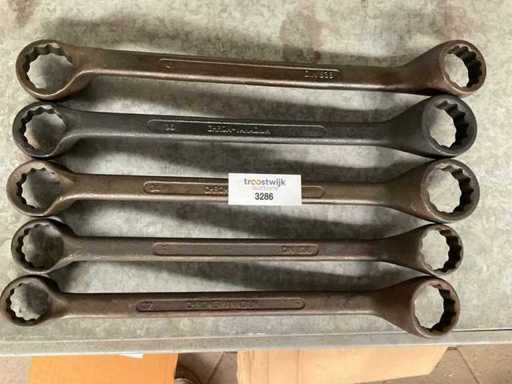 Ring wrench set