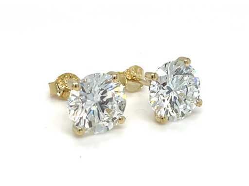 14 Krt geelgouden oorstekers met 6,06 crt diamant