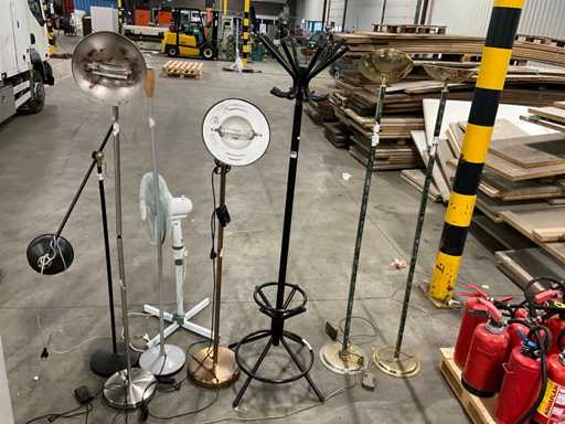Batch of floor lamps and various