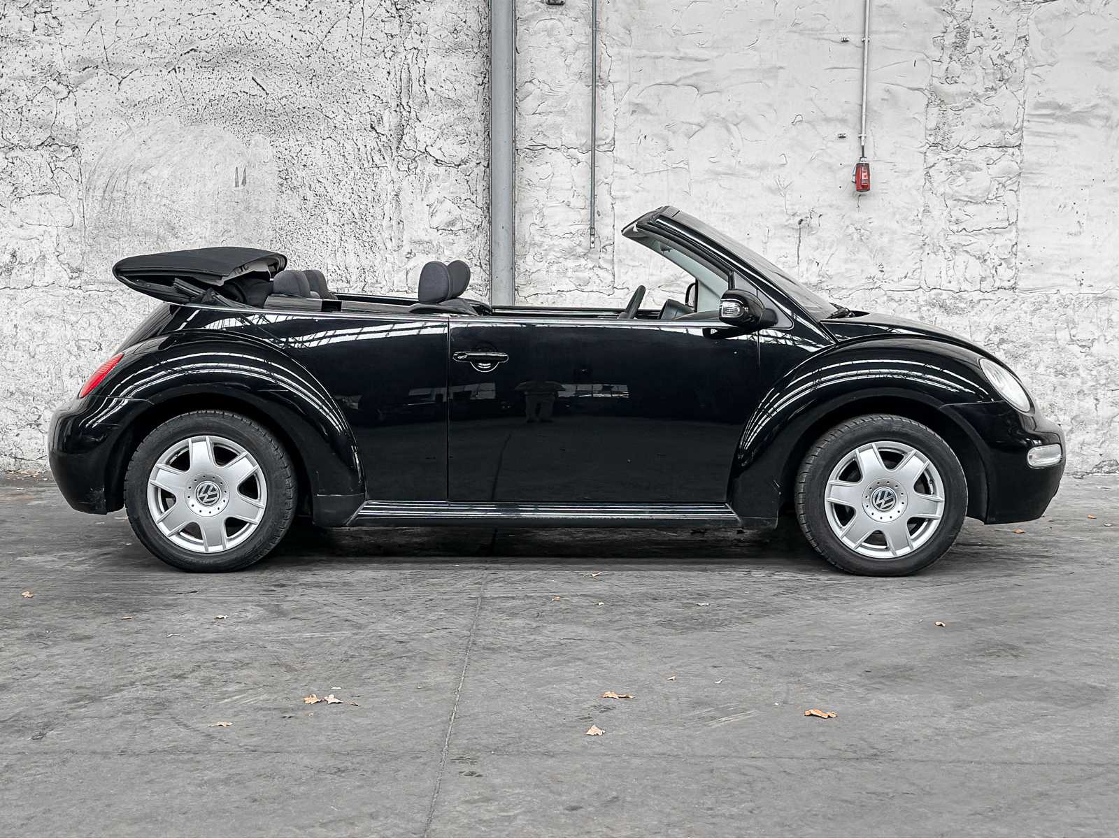 Volkswagen New Beetle Cabriolet 1.4 Turijn 75pk 2003, TH-271-J