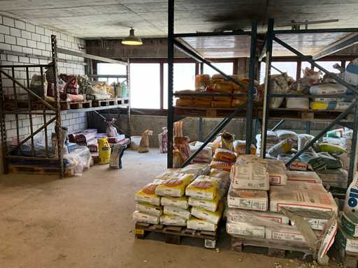 Zawarto?? ca?ego pokoju z pó?kami