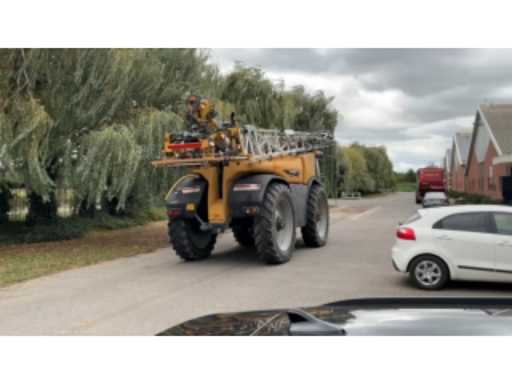 88363e39-5ee5-48f6-9c39-b5fd11335f4e.mp4