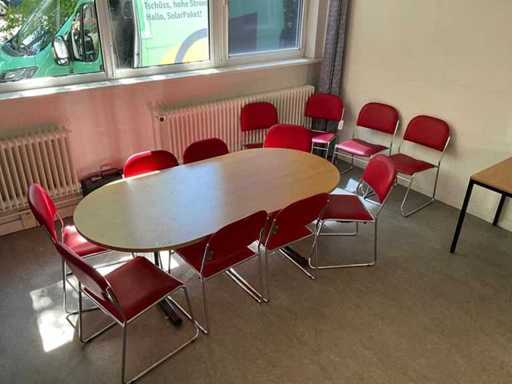 Conferentietafel met 12 stoelen