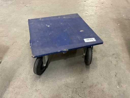 Tabla enrollable con 4 ruedas giratorias de 60x60 cm