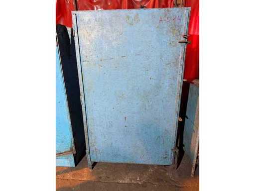 Armadio degli utensili in metallo con cassetti – inclusi vari utensili e parti per la lavorazione lavorativa