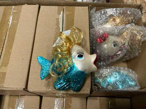 Batch of Christmas ornaments (204x)