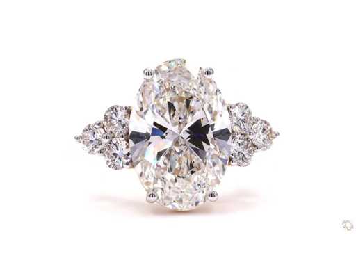 Inel din aur alb de 18 carate cu diamant de 7,85 ct