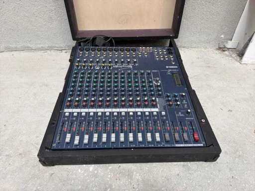 Console de mixage numérique Yamaha MG166cx