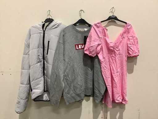 Lot de haine cu marcă (53x)