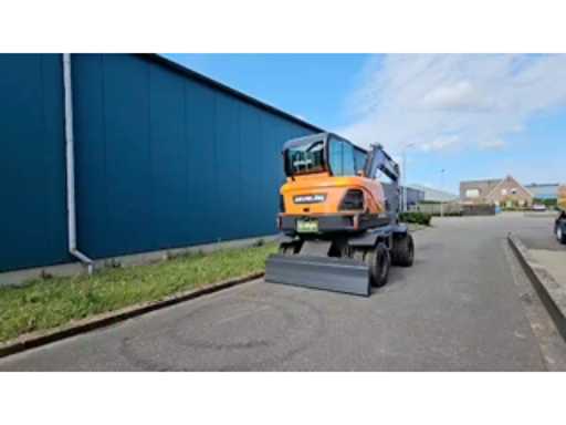 d919c4f8-3fcb-46ea-aca7-31e72bfb422a.mp4