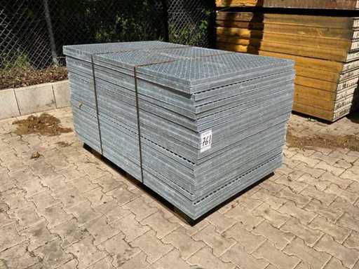 Stalowa podłoga z listwami 1400x880x30mm (25x)
