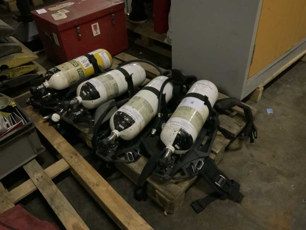 MSA oxygen cylinders (4x)