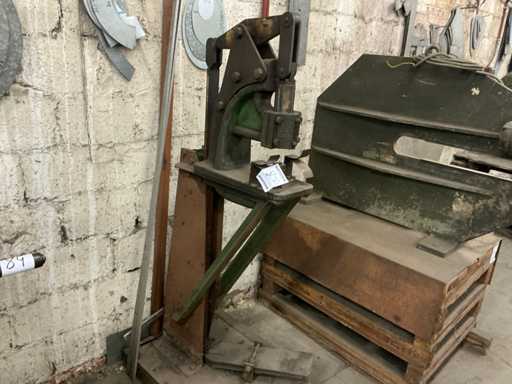 Handbediende Ponsmachine