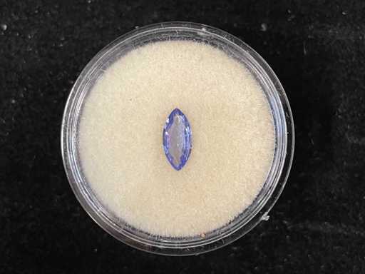 Edelsteen - Blauw-Paarse edelsteen