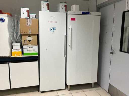 SAMSUNG - RZ32M7000WW - Laboratory Refrigerator