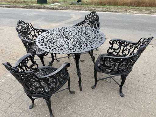 Decor de grădină autentic cu 4 fotolii originale