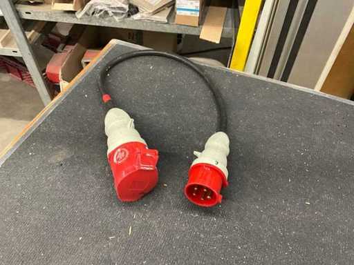 Adaptor CEE 16A la CEE 32 A cablu de alimentare - lungime de 1,0m 