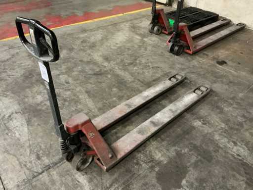 BT Hand Hydraulic Pallet Truck