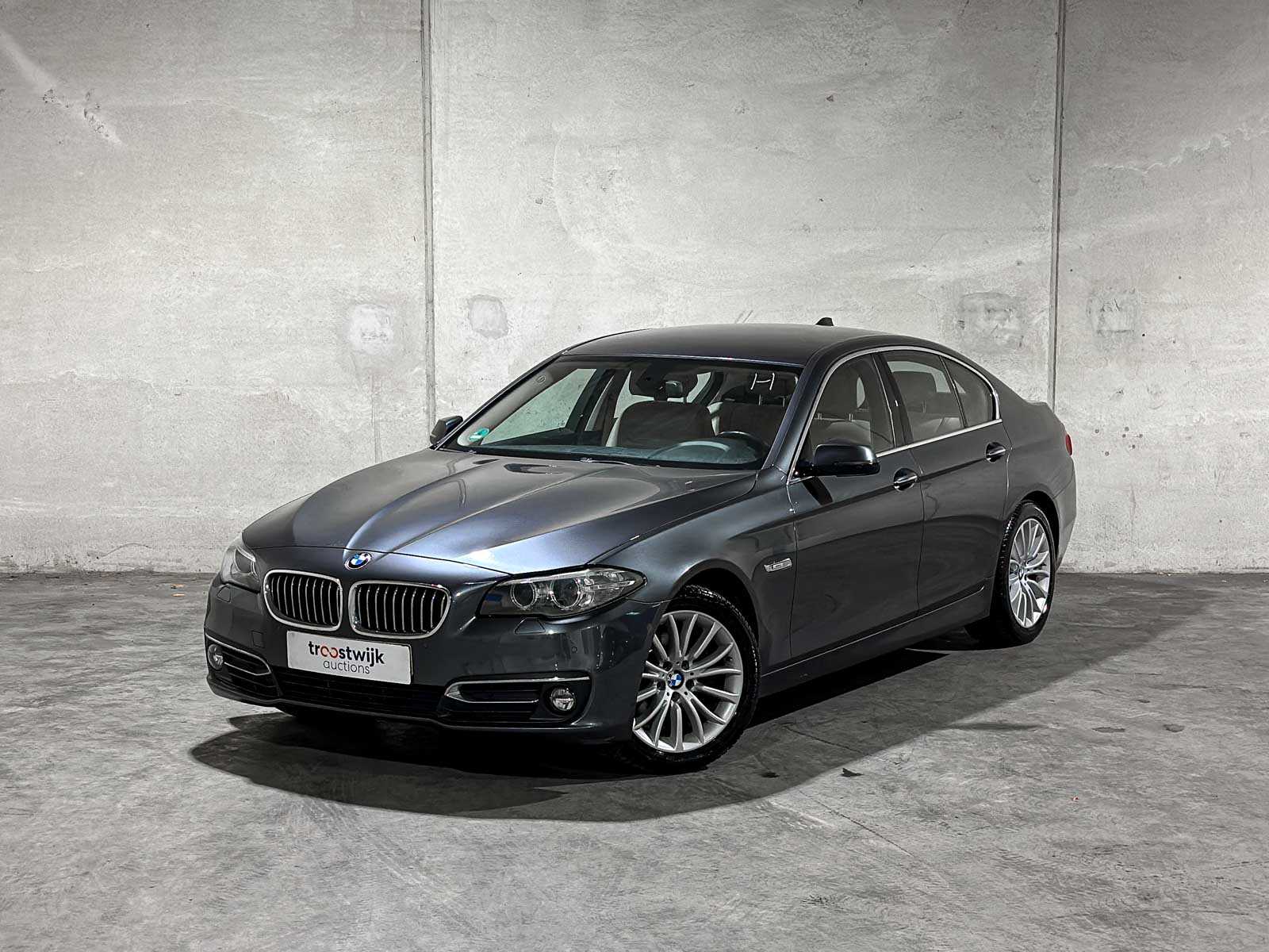 BMW 520i Luxury Edition 5-serie 181pk 2017 (Origineel-NL), NP-432-L