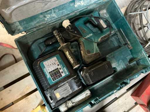 Bormașina (2x) Makita + șurubelniță Bosch