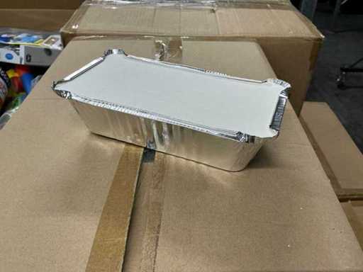 O mulțime de tăvi de aluminiu pentru pâine și capac din carton (12000x)