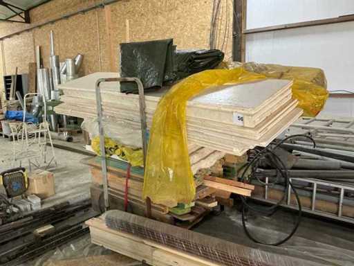 Diverse houten planken en balken