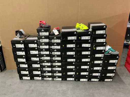 Batch various Adidas children's shoes (55x)