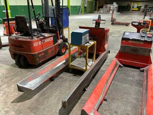 Elektryczne wózki paletowe Fenwick Linde T20X z 1990 roku