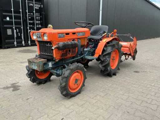 Kubota B7001 4x4 Mini Tractor