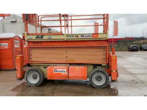 a14c44f0-5055-45fc-ac86-70aed101cc6f.mp4