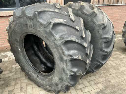 Good Year Optitrac DT824 Band, wiel en velg