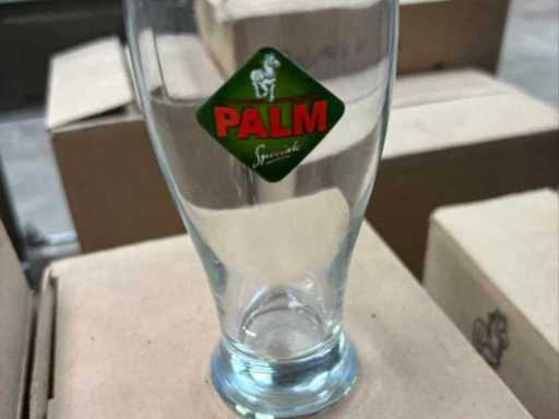 Beaucoup de verres et de tasses