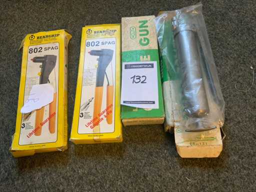 2 Blindklinktangen en 2 vetpistolen