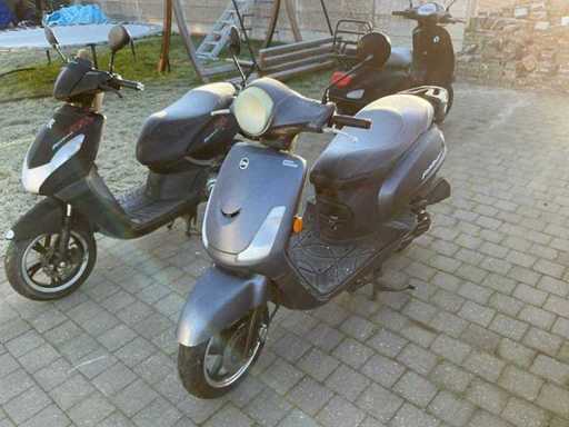 2015 SYM XB05W Moped