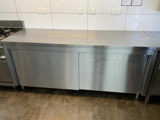 RVS werkbank met schuifdeuren