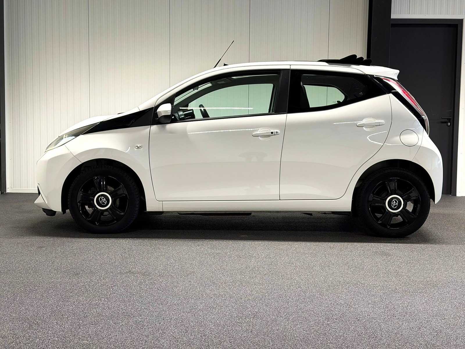 Toyota – Aygo – 1.0 VVT-i x-wave 2014 6-XLH-04 zgodnie z