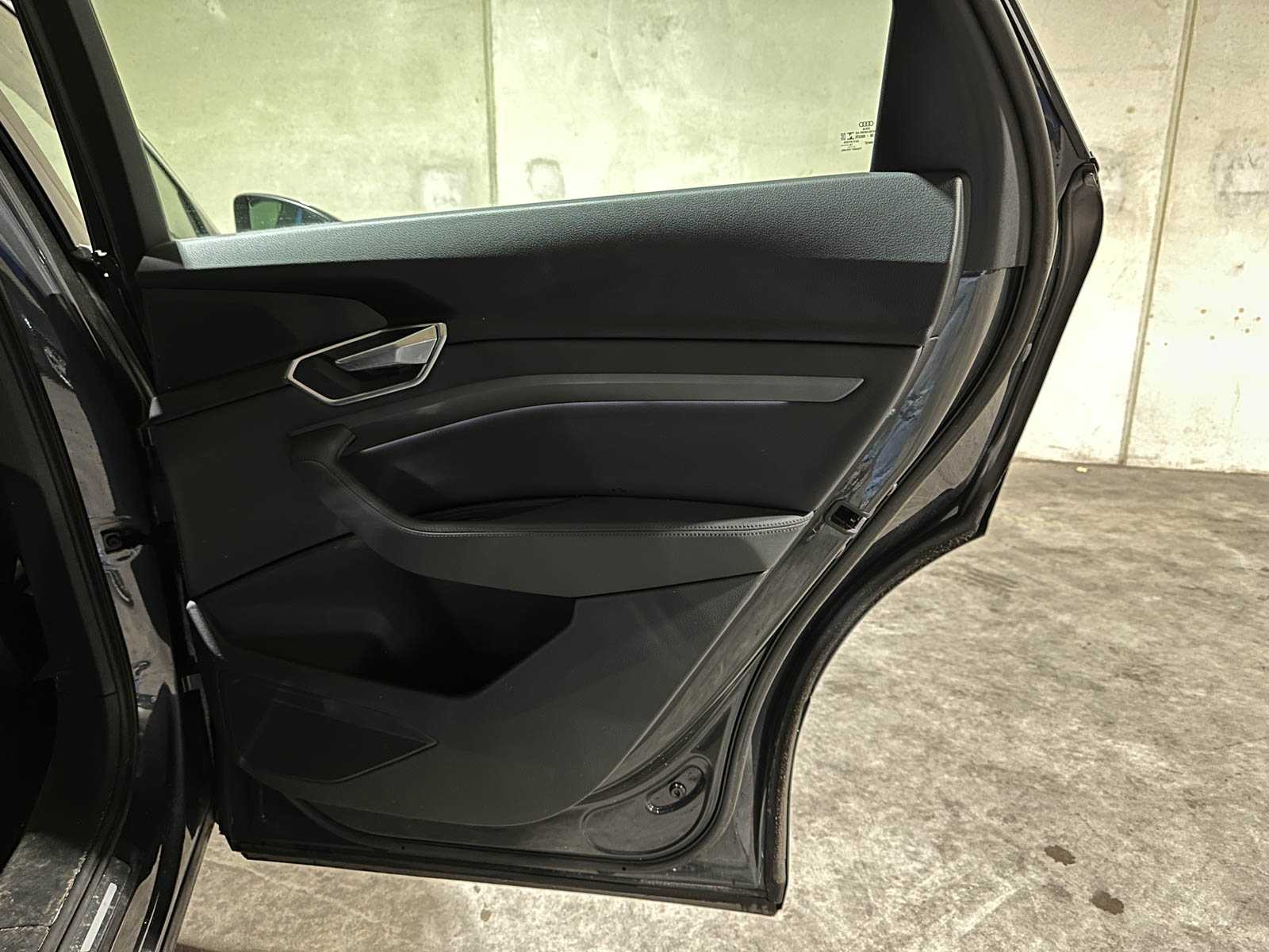 Audi e-tron 50 Quattro Launch Edition Plus 71 kWh 313pk 2020 (Origineel-NL + 1e Eigenaar), H-770-SH