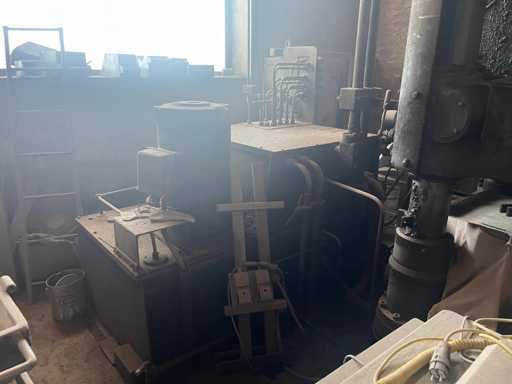 Friedrich Horn - Pressa per la produzione di prodotti refrattari - 1965 - Pressa a doppia testa