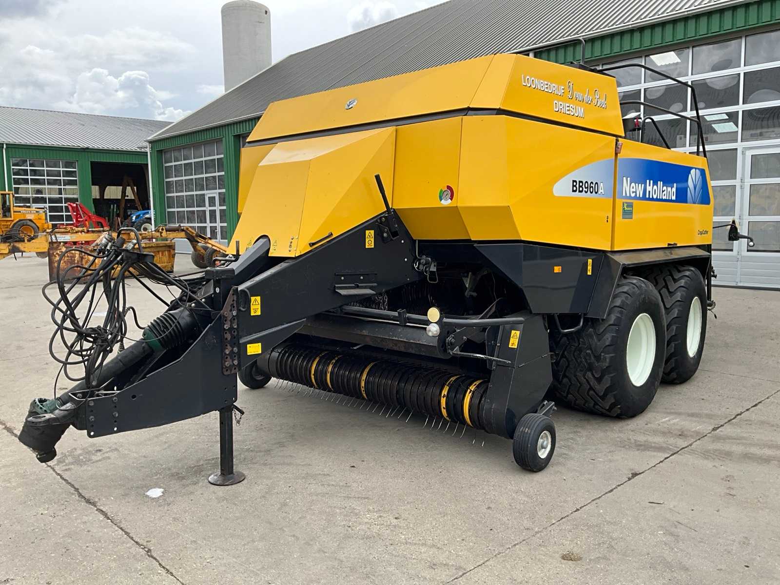 2006 New Holland BB960A Crop Cutter Baler