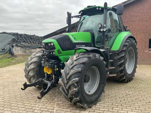 Tracteur agricole Deutz-Fahr SDF à traction intégrale 2016