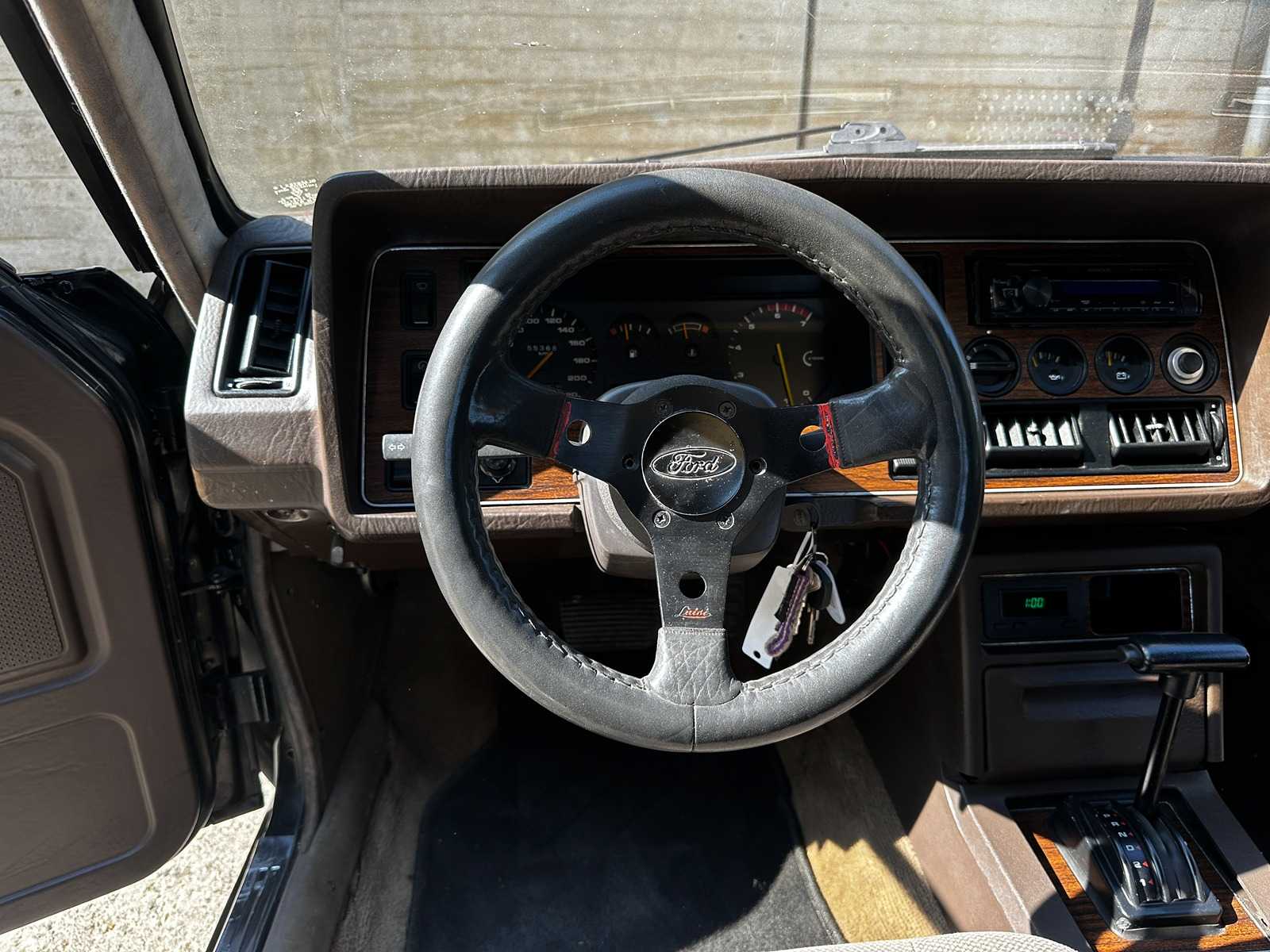 Ford Granada 2.8 GL 160pk 1983 (Origineel-NL), V-101-TR